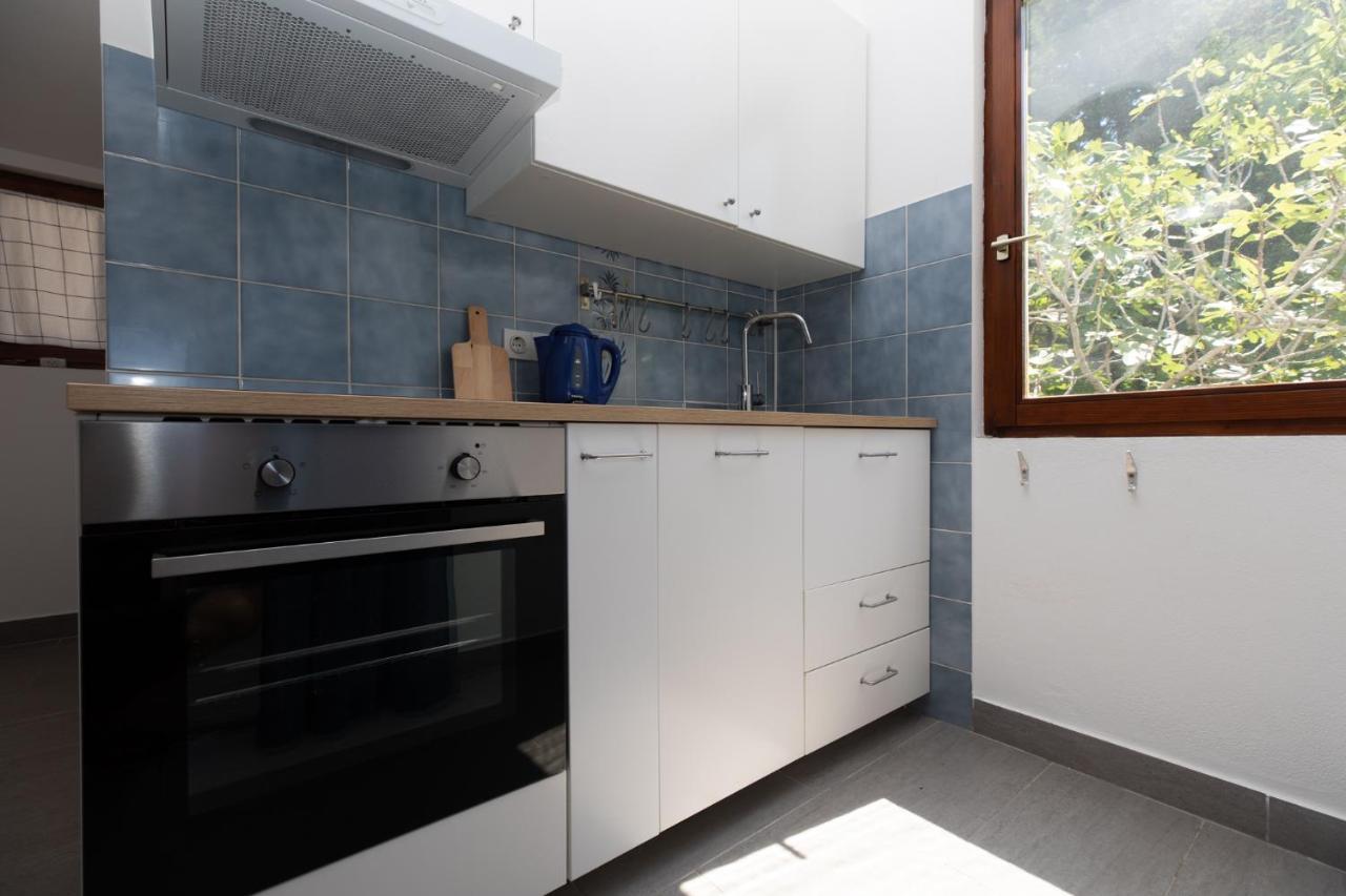 Apartments Apartmani Pintar Mimice Exterior photo